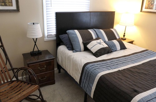 Columbus House | Lil' Grand - 3 bedroom , 1 full bathroom; Ready for your Columbus experience! 😎