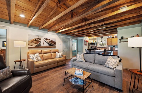 Kingsland House | Lil Granny's Lake House - 750 sq. ft. home in a quiet neighborhood on Lake LBJ