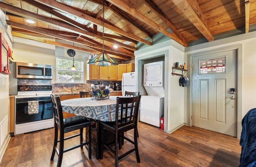 Kingsland House | Lil Granny's Lake House - 750 sq. ft. home in a quiet neighborhood on Lake LBJ