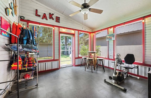 Kingsland House | Lil Granny's Lake House - 750 sq. ft. home in a quiet neighborhood on Lake LBJ