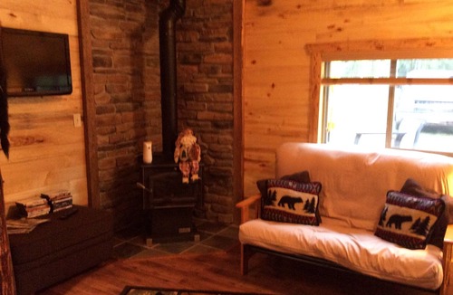 Markville Cabin | LIL' LAZY BEAR LODGE