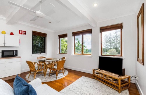 Brunswick Heads Apartment | Lil Nauti Broadview Apartments