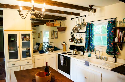 Wingina House | Lilac Cottage - Sleeps 8