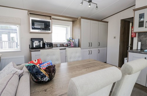 Tewitfield Cottage | Lilac Lodge