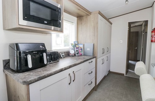 Tewitfield Cottage | Lilac Lodge