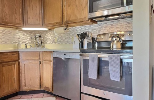 Killington Apartment | LilBear- AC, Pool, Sauna, Hot Tub, Near Resort