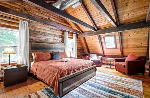 Macon House | Lillas Cozy Cabin Where Comfort Meets Fun