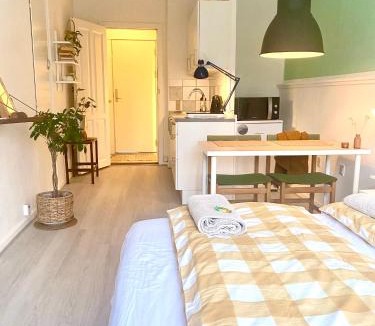 Randers Apartment | Lille central beliggende lejlighed - hyggelig og tæt på alt