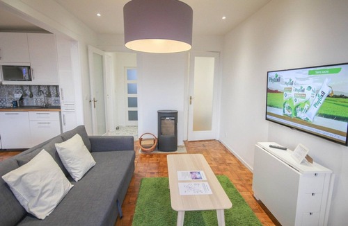 Vauban - Wazemmes Apartment | Lille Wazemmes- One bedroom with balcony and view