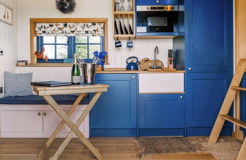 Redmile Cottage | Lillie's Shepherd Hut - UK50230