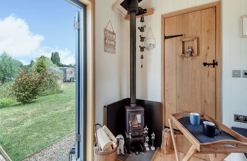 Redmile Cottage | Lillie's Shepherd Hut - UK50230