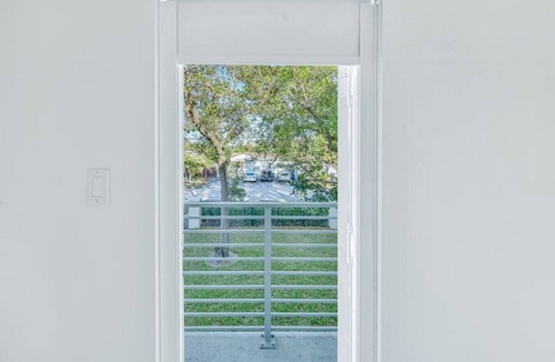 Lake Worth Corridor House | 'Lilly' at Aviara Lake Worth