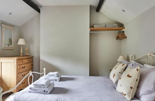 Whitecroft House | Lilly Cottage