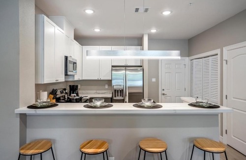 North Houston House | Lilly Cottage