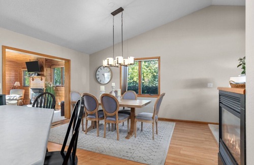 Black Wolf House | Lilly Lakeside House