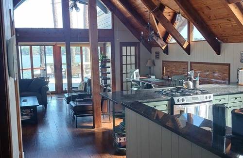 Lone Star House | Lilly's Pad at Lone Star Lake