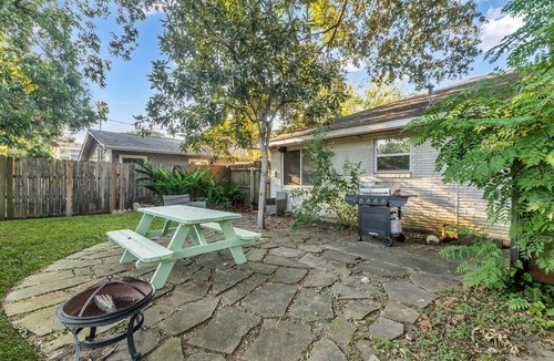 Houston House | Lillys Maison 3 with Huge Yard