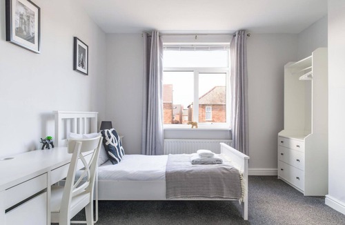 Bedlington Apartment | Lily Apartment - Sleeps 3 - Pet friendly - Parking
