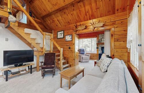 Beaver Cove House | Lily Bay Getaway