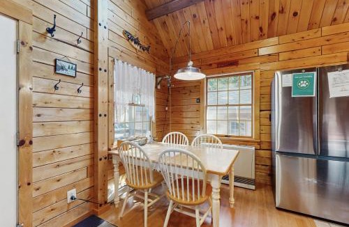 Beaver Cove House | Lily Bay Getaway