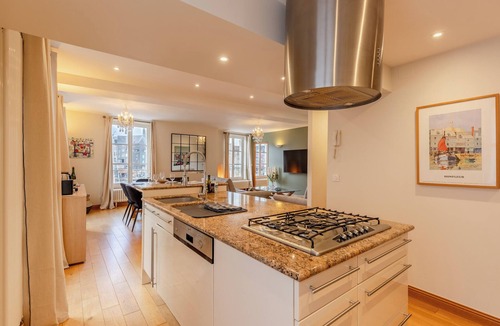 Enclos Apartment | Lily Bay I Exceptional apartment on the harbor I Stunning view I 2 bedrooms