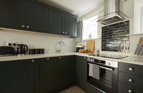 Bibury Apartment | Lily Cottage - A Romantic Haven