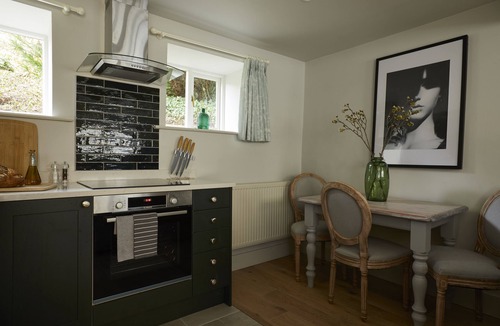 Bibury Apartment | Lily Cottage - A Romantic Haven