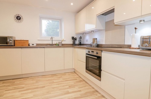 Camelford Cottage | Lily Cottage