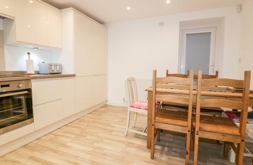 Camelford Cottage | Lily Cottage