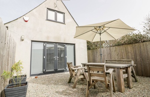 Camelford Cottage | Lily Cottage