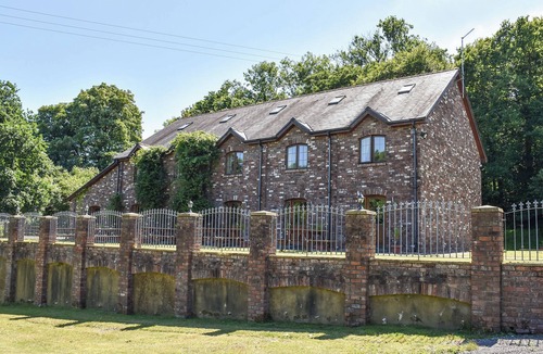 Skewen Cottage | Lily Cottage - UK40101