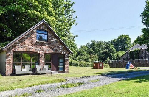 Skewen Cottage | Lily Cottage - UK40101