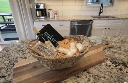 Columbia House | Lily Cove Retreat