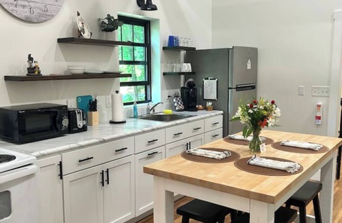 Ithaca House | Lily Hill VRBO