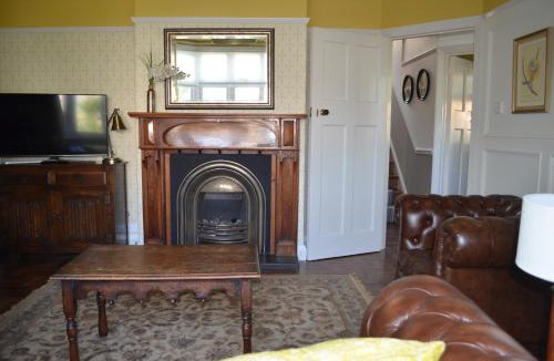 Alcombe House | Lily House