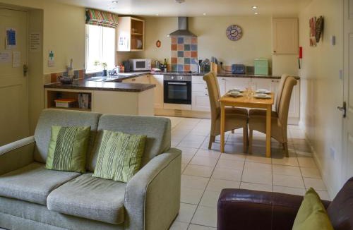 Nassington House | Lily Pad 5 - Uk43913