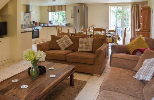 Nassington Cottage | Lily Pad 6 - UK43915