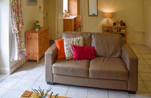 Nassington House | Lily Pad 8 - Uk43918