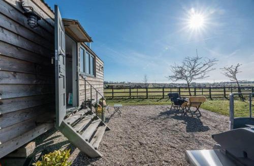 Saxmundham House | Lily Pad, Friston