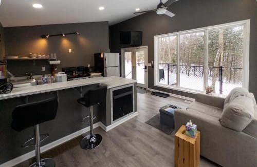 Nimitz Apartment | Lily Pad Hideaway on 19 Acres