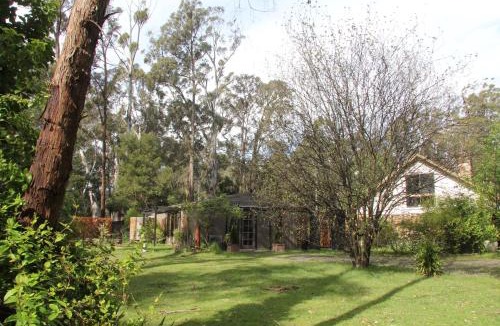 Wheatsheaf Apartment | Lily's Farm Studio