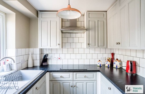 Nottingham House | Lily's Stay Central Parking