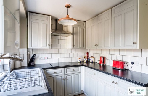 Nottingham House | Lily's Stay Central Parking