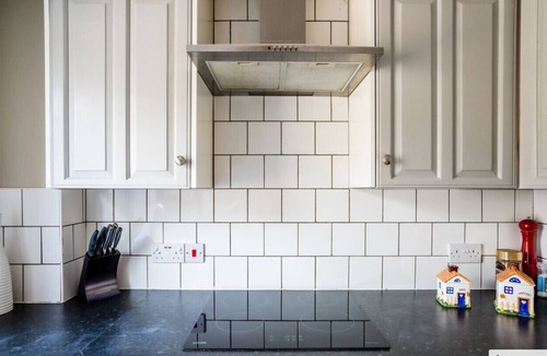 Nottingham House | Lily's Stay Central Parking