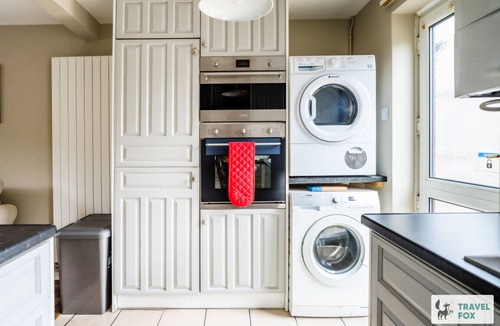 Nottingham House | Lily's Stay Central Parking