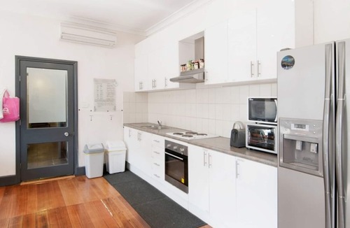 South Melbourne House | Lily Sands Inn