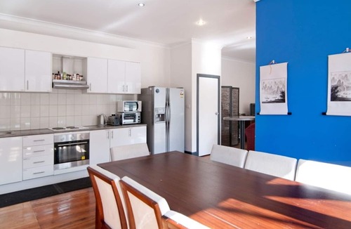 South Melbourne House | Lily Sands Inn