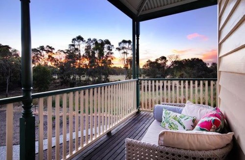 Castlemaine House | Lilydale Lodge - Shared