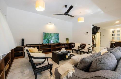 Hulu Selangor House | LilyJoe Treehouse Serendah