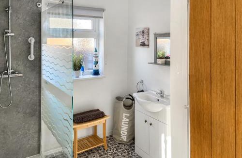 Scratby House | Lilypots